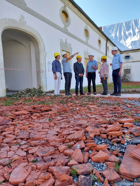 Begutachtung der Schäden im Maierhof im Zentrum für Umwelt und Kultur im Kloster Benediktbeuern 